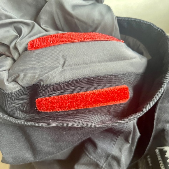 18 months Burton snowsuit - Picture 9 of 10